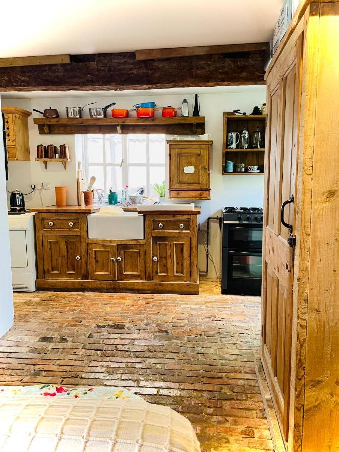 The Beehive, Ground Floor Apartment In Norfolk, No Shared Amenities Downham Market Exteriör bild