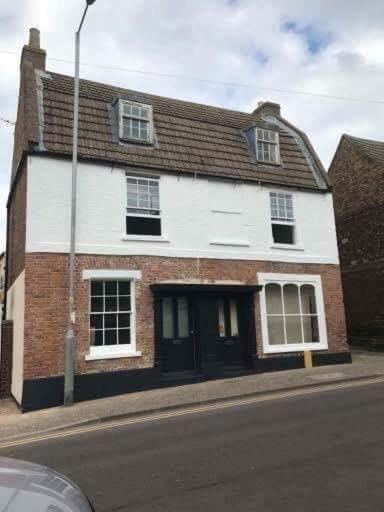 The Beehive, Ground Floor Apartment In Norfolk, No Shared Amenities Downham Market Exteriör bild