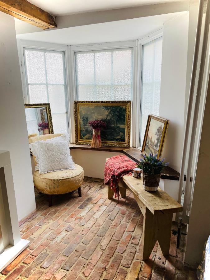 The Beehive, Ground Floor Apartment In Norfolk, No Shared Amenities Downham Market Exteriör bild
