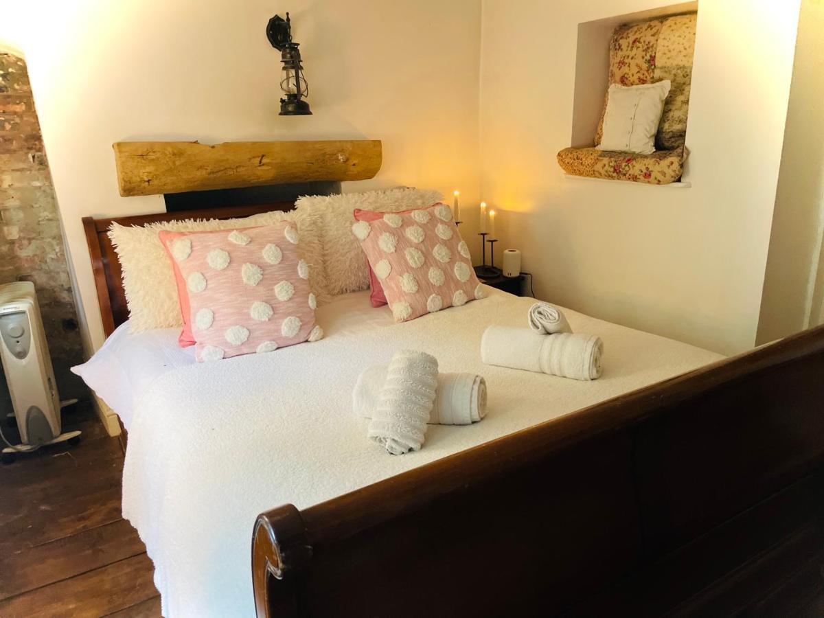 The Beehive, Ground Floor Apartment In Norfolk, No Shared Amenities Downham Market Exteriör bild