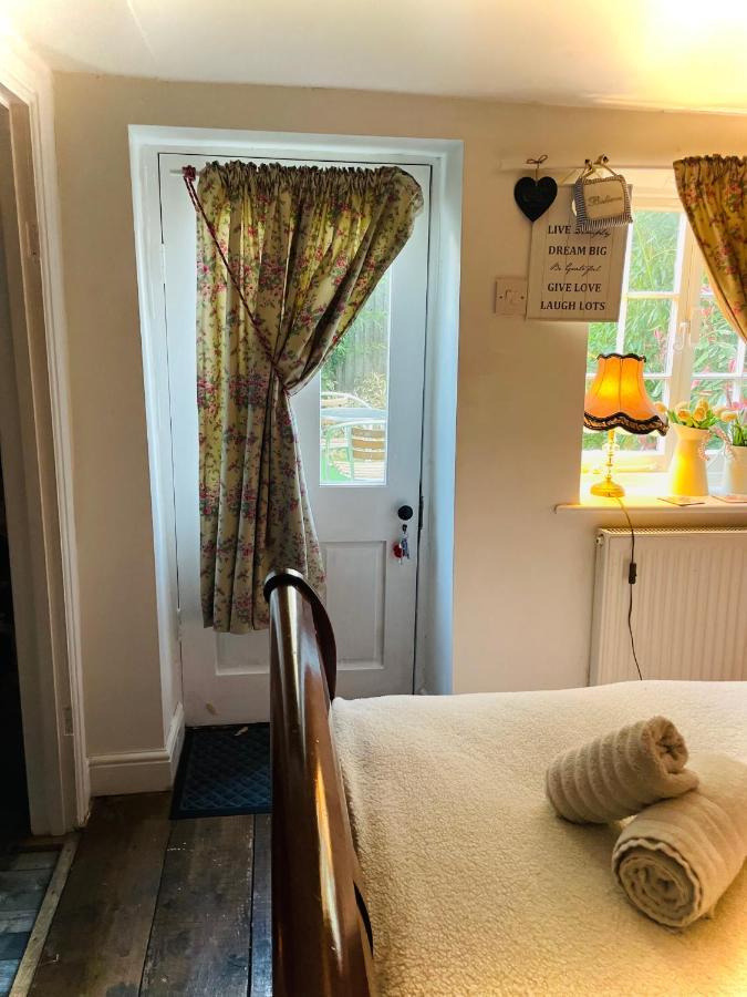 The Beehive, Ground Floor Apartment In Norfolk, No Shared Amenities Downham Market Exteriör bild