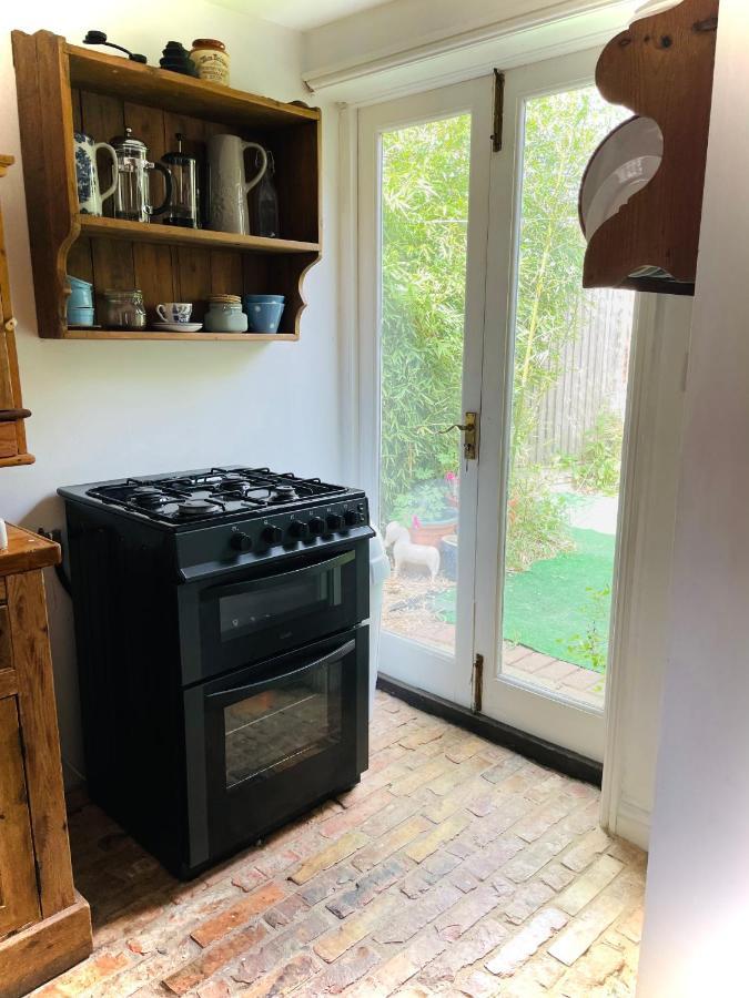 The Beehive, Ground Floor Apartment In Norfolk, No Shared Amenities Downham Market Exteriör bild