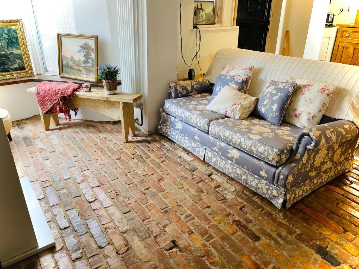 The Beehive, Ground Floor Apartment In Norfolk, No Shared Amenities Downham Market Exteriör bild