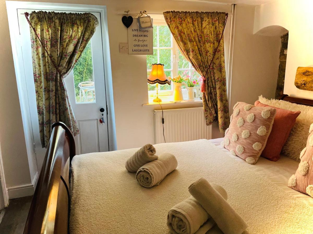 The Beehive, Ground Floor Apartment In Norfolk, No Shared Amenities Downham Market Exteriör bild