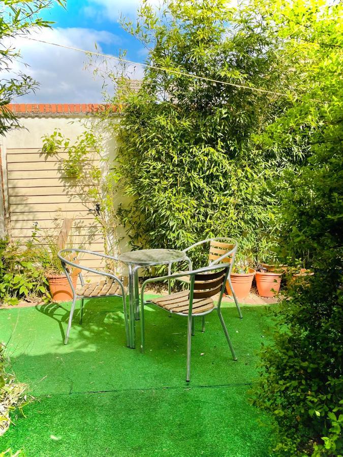 The Beehive, Ground Floor Apartment In Norfolk, No Shared Amenities Downham Market Exteriör bild